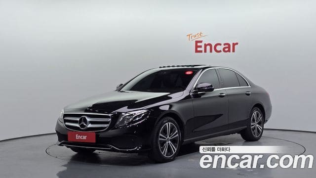 Mercedes-Benz E-Class — фото 1