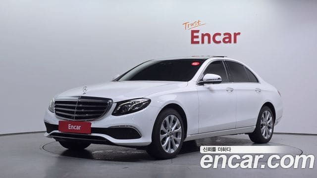 Mercedes-Benz E-Class — фото 1
