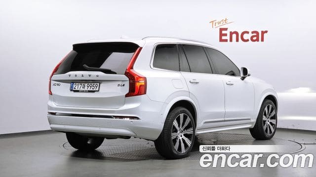 Volvo XC90 — фото 1