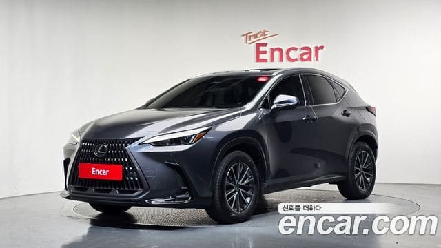 Lexus NX450h+ — фото 1