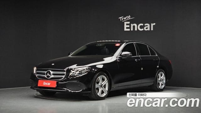 Mercedes-Benz E-Class — фото 1