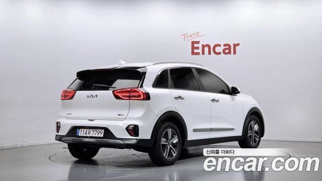 Kia Niro — фото 1