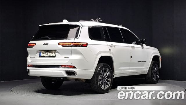 Jeep Grand Cherokee — фото 1