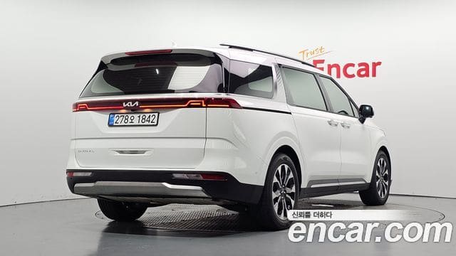 Kia Carnival — фото 1