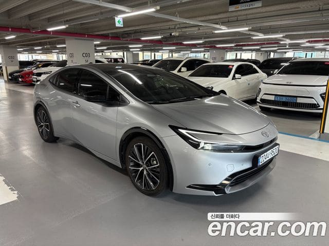Toyota Prius — фото 1
