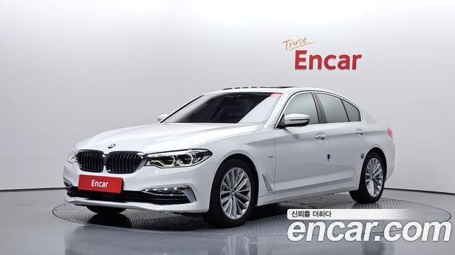 BMW 5 Series — фото 1