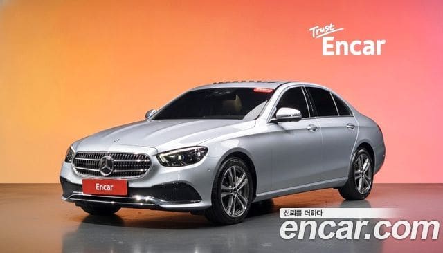 Mercedes-Benz E-Class — фото 1
