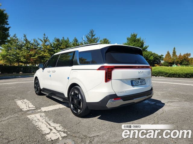 Kia Carnival — фото 1