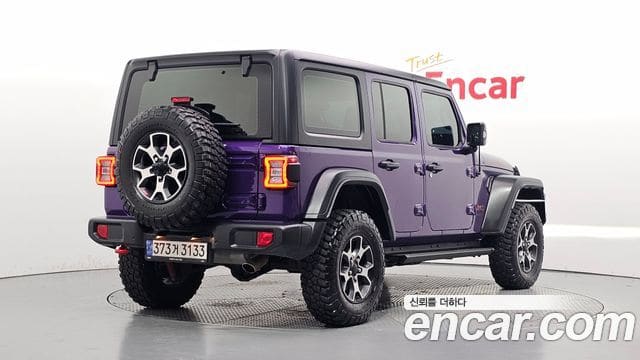 Jeep Wrangler — фото 1