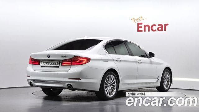 BMW 5 Series — фото 1