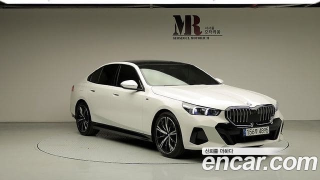 BMW 5 Series — фото 1