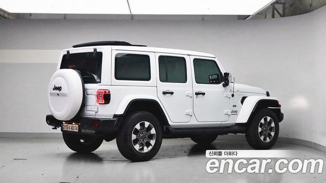 Jeep Wrangler — фото 1
