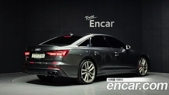 Audi A6 — фото 1