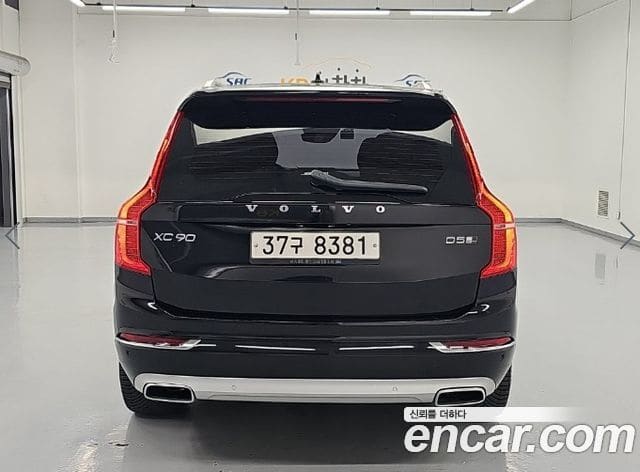 Volvo XC90 — фото 1