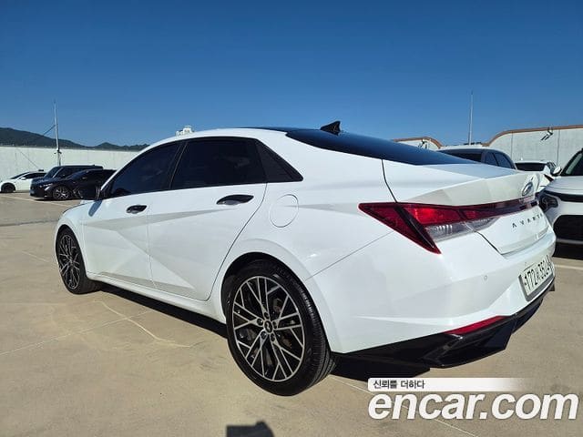 Hyundai Avante — фото 1