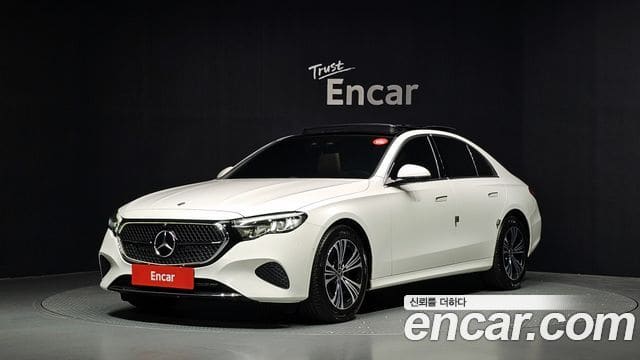 Mercedes-Benz E-Class — фото 1