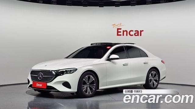 Mercedes-Benz E-Class — фото 1