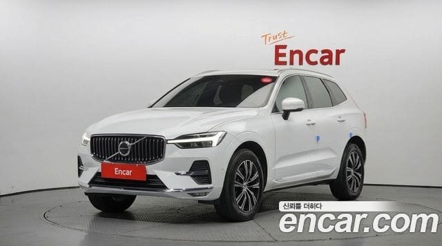 Volvo XC60 — фото 1