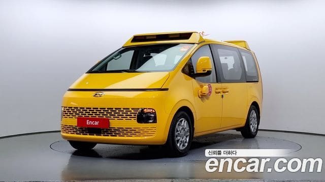 Hyundai Staria — фото 1