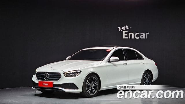 Mercedes-Benz E-Class — фото 1