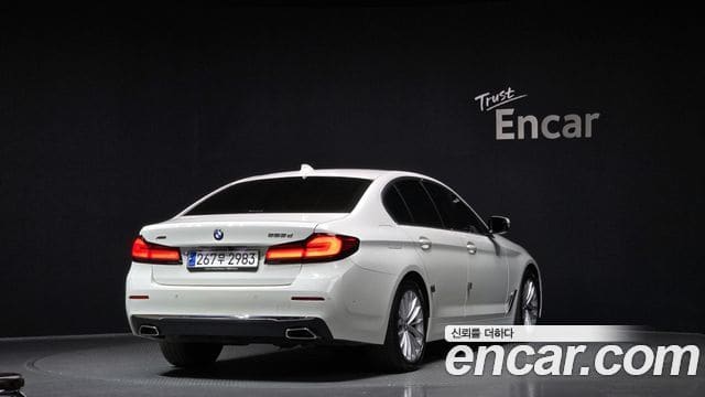 BMW 5 Series — фото 1