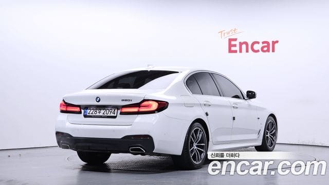 BMW 5 Series — фото 1