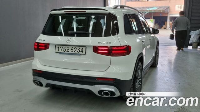 Mercedes-Benz GLB-Class — фото 1