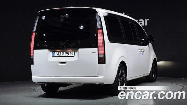 Hyundai Staria — фото 1