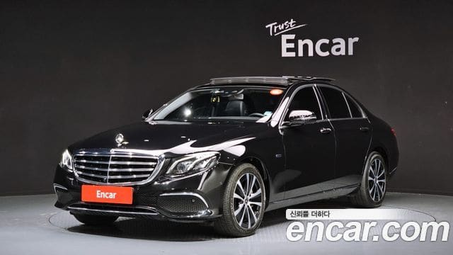 Mercedes-Benz E-Class — фото 1