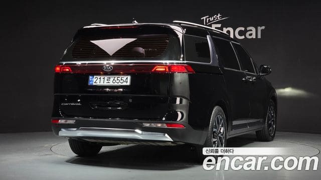 Kia Carnival — фото 1