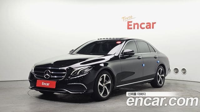 Mercedes-Benz E-Class — фото 1