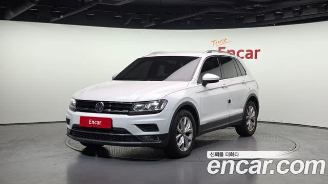 Volkswagen Tiguan — фото 1