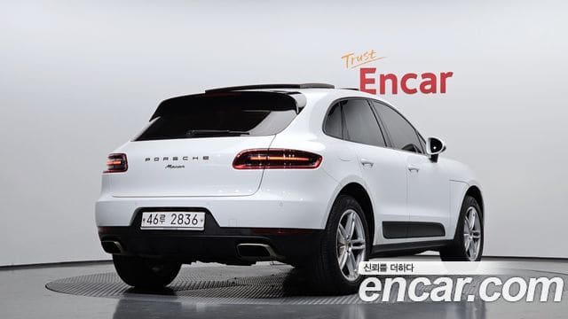 Porsche Macan — фото 1