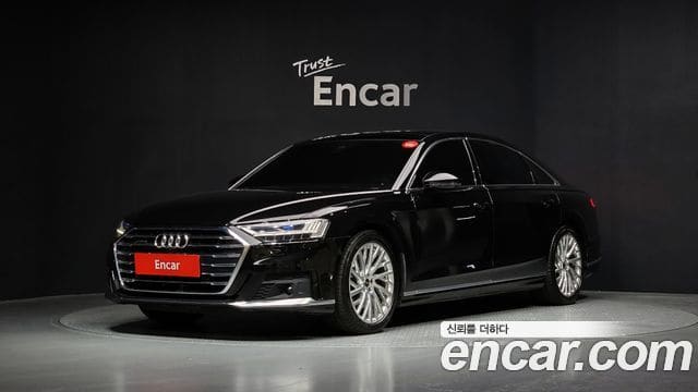 Audi A8 — фото 1