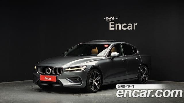 Volvo S60 — фото 1