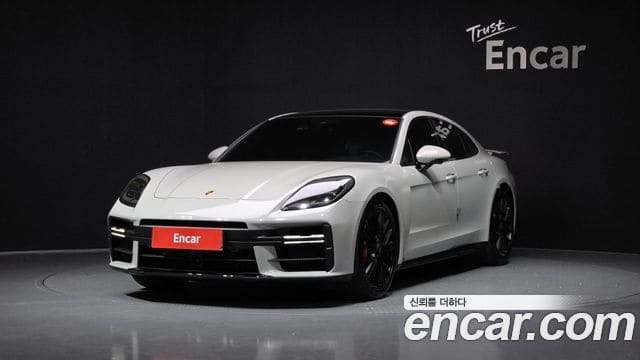 Porsche Panamera — фото 1