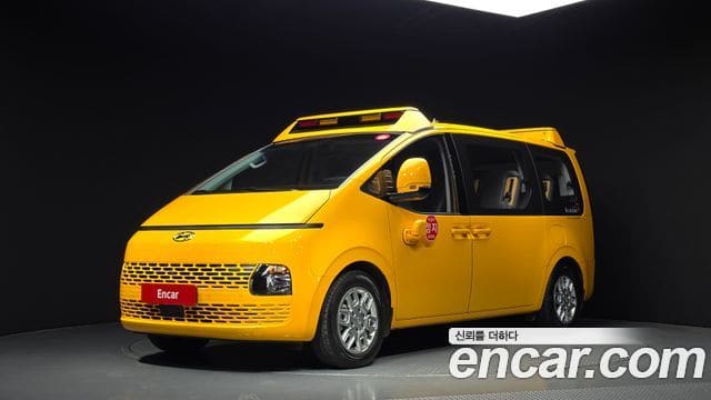 Hyundai Staria — фото 1