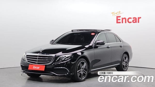 Mercedes-Benz E-Class — фото 1