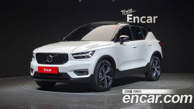 Volvo XC40 — фото 1