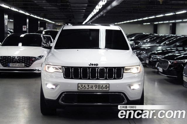 Jeep Grand Cherokee — фото 1
