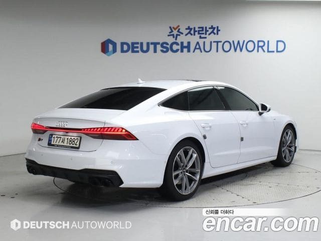 Audi A7 — фото 1