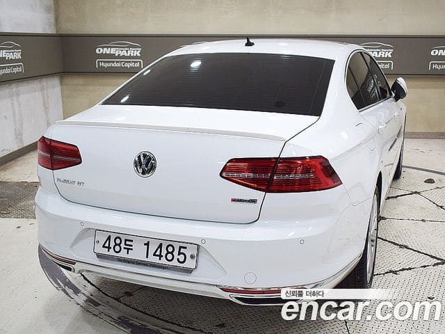Volkswagen Passat GT — фото 1