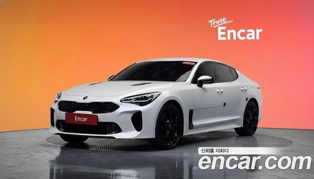Kia Stinger — фото 1