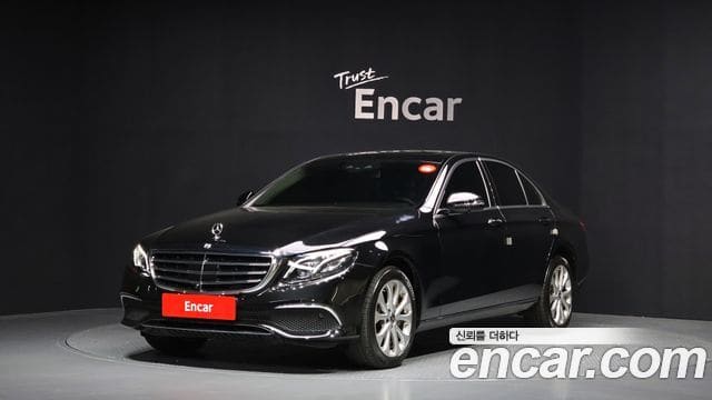 Mercedes-Benz E-Class — фото 1