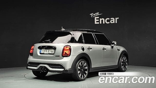 Mini Cooper S — фото 1