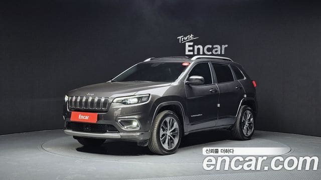 Jeep Cherokee — фото 1
