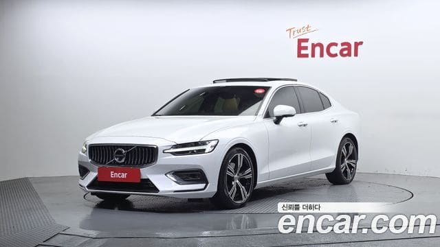 Volvo S60 — фото 1