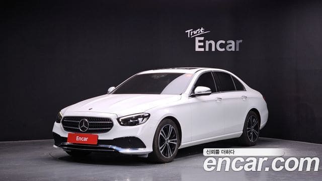 Mercedes-Benz E-Class — фото 1