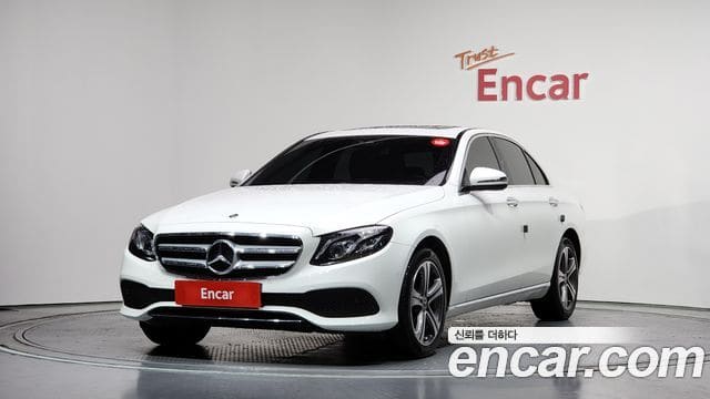 Mercedes-Benz E-Class — фото 1
