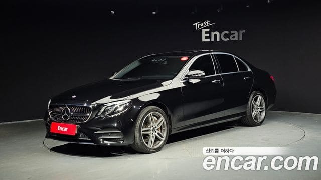 Mercedes-Benz E-Class — фото 1